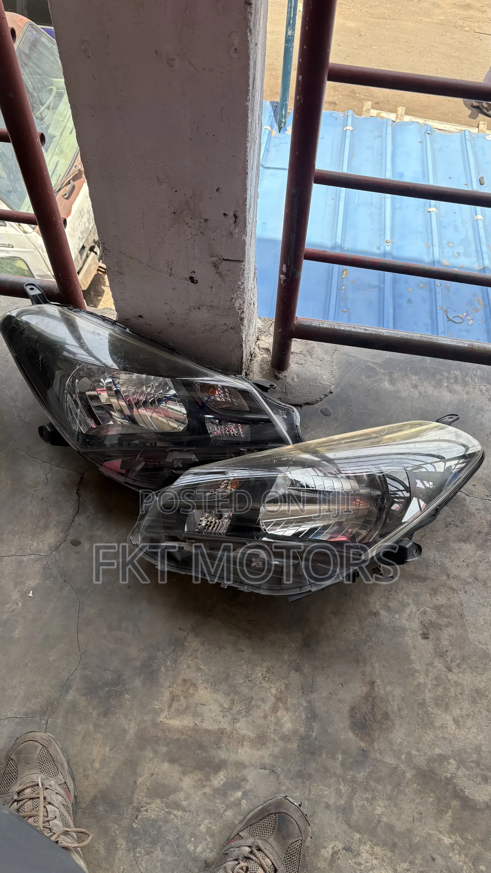 Toyota Vitz/Yaris Headlight 2015,2016,2017,2018,2019,2020