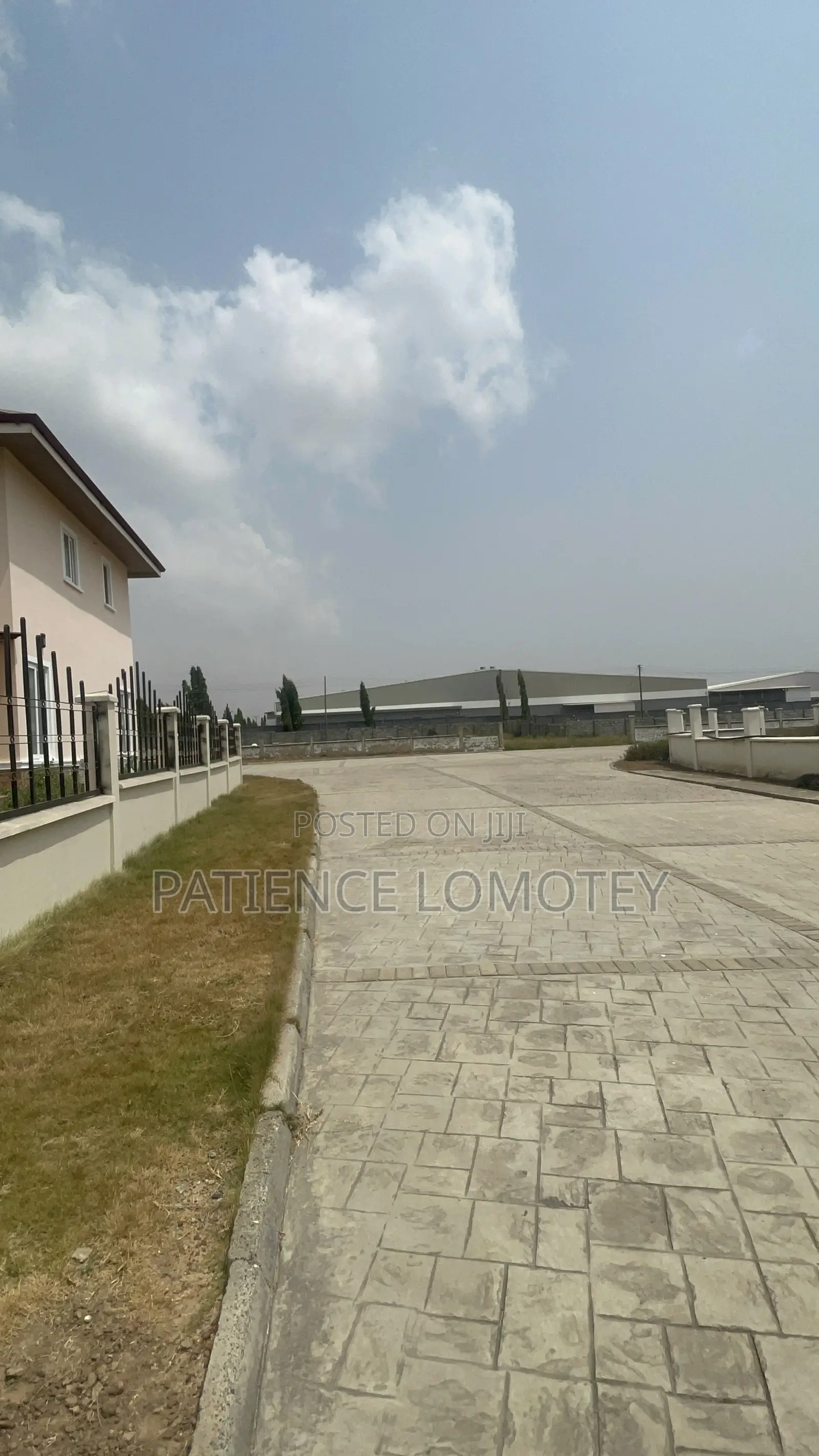 5bdrm House in Trasacco, School Park Area for sale