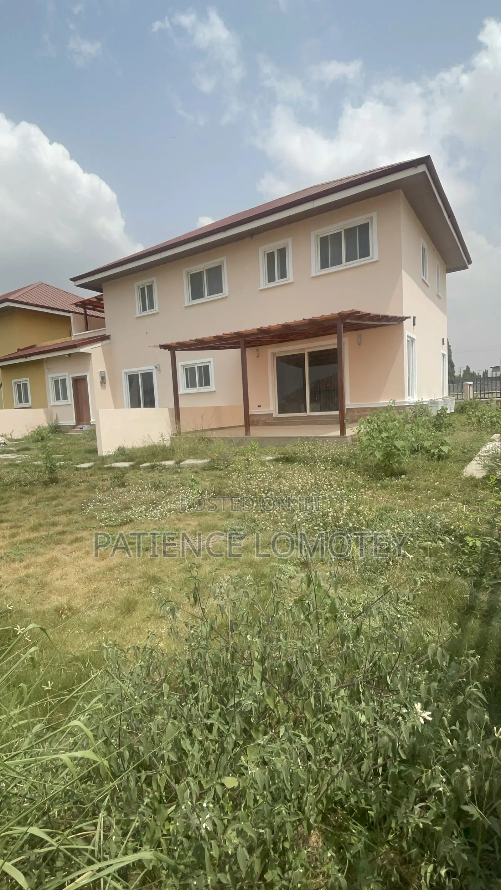 5bdrm House in Trasacco, School Park Area for sale