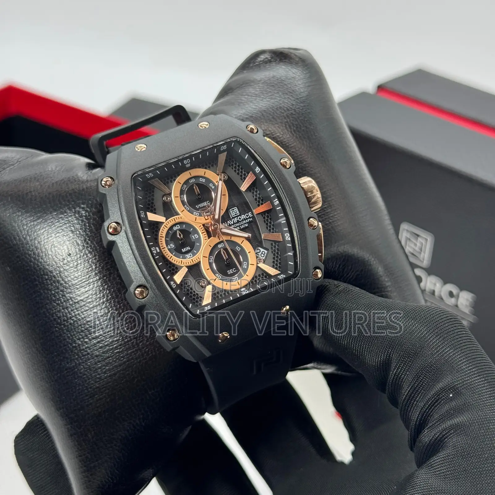 Naviforce Nf8070 Analog Watch