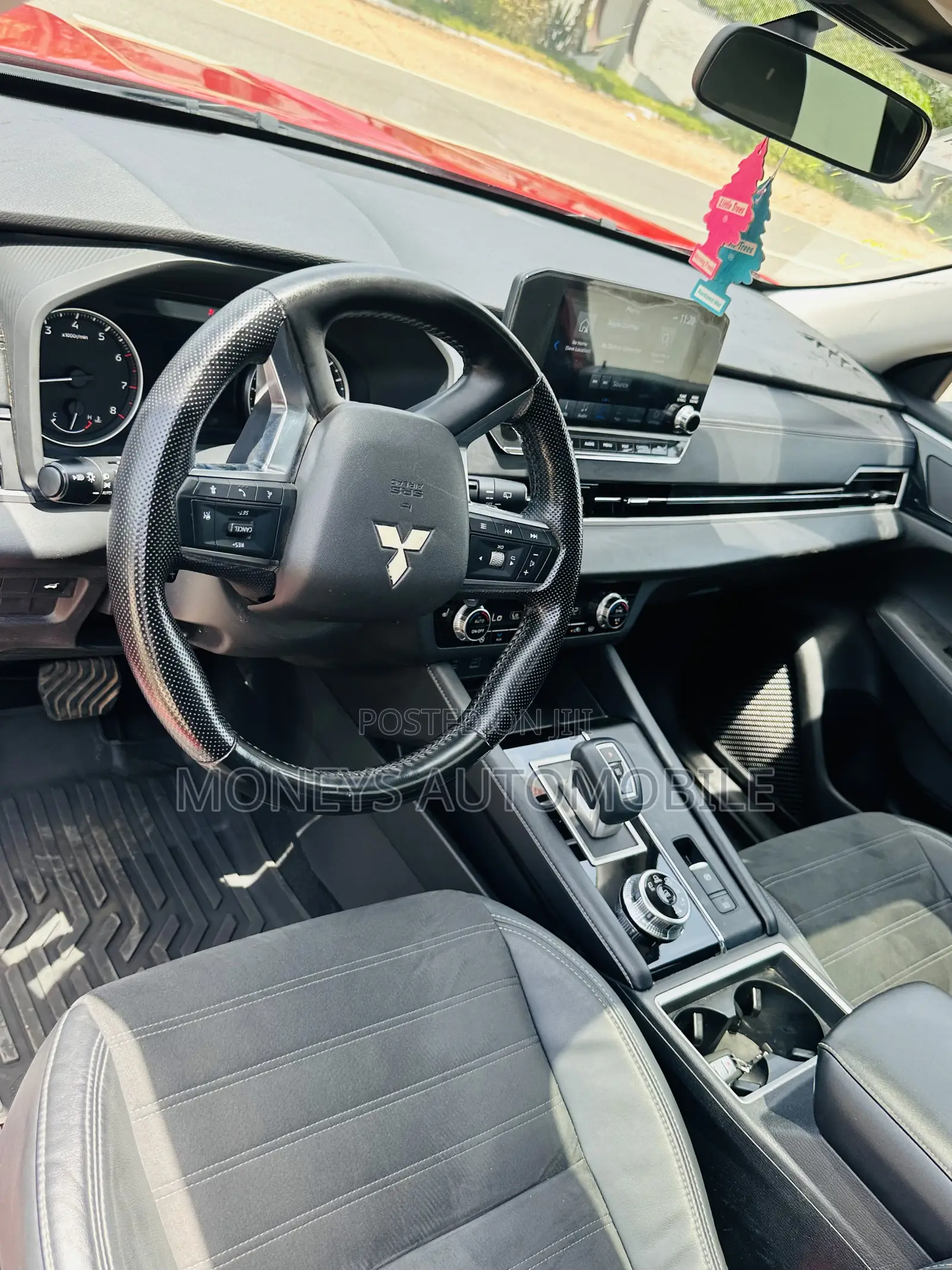Mitsubishi Outlander 2024 Red