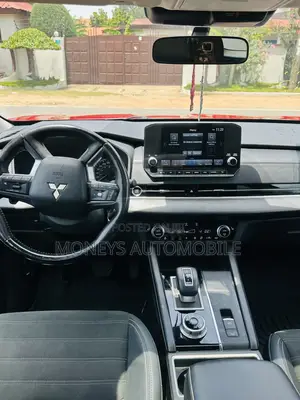 Mitsubishi Outlander 2024 Red