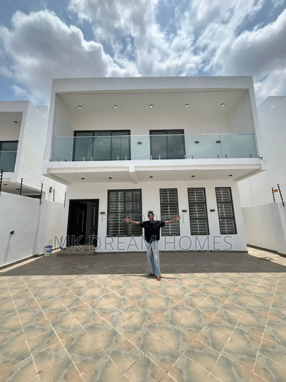 4bdrm House in Lake Side Estate for sale
