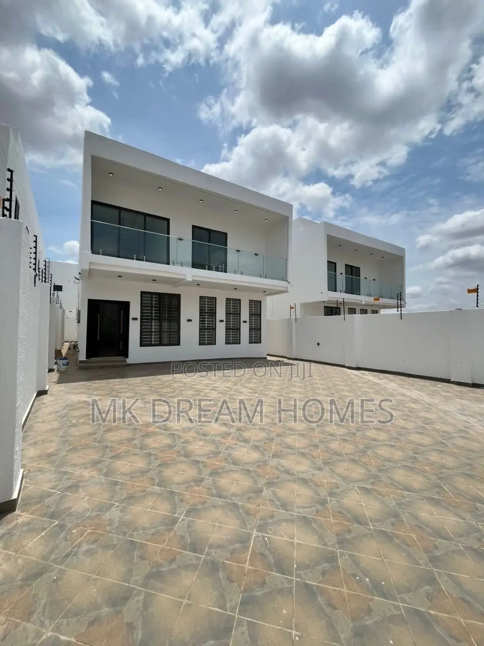 4bdrm House in Lake Side Estate for sale