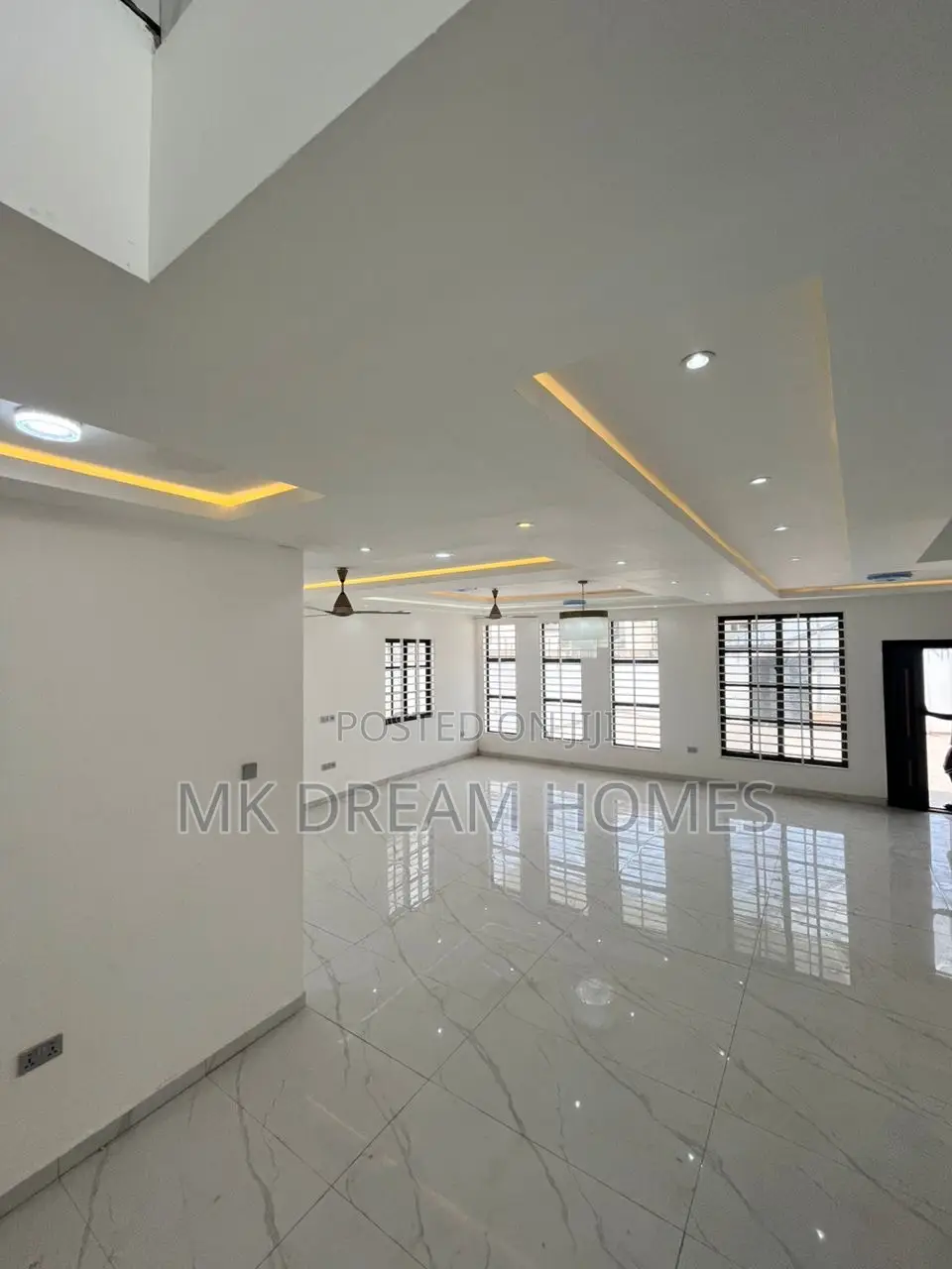 4bdrm House in Lake Side Estate for sale