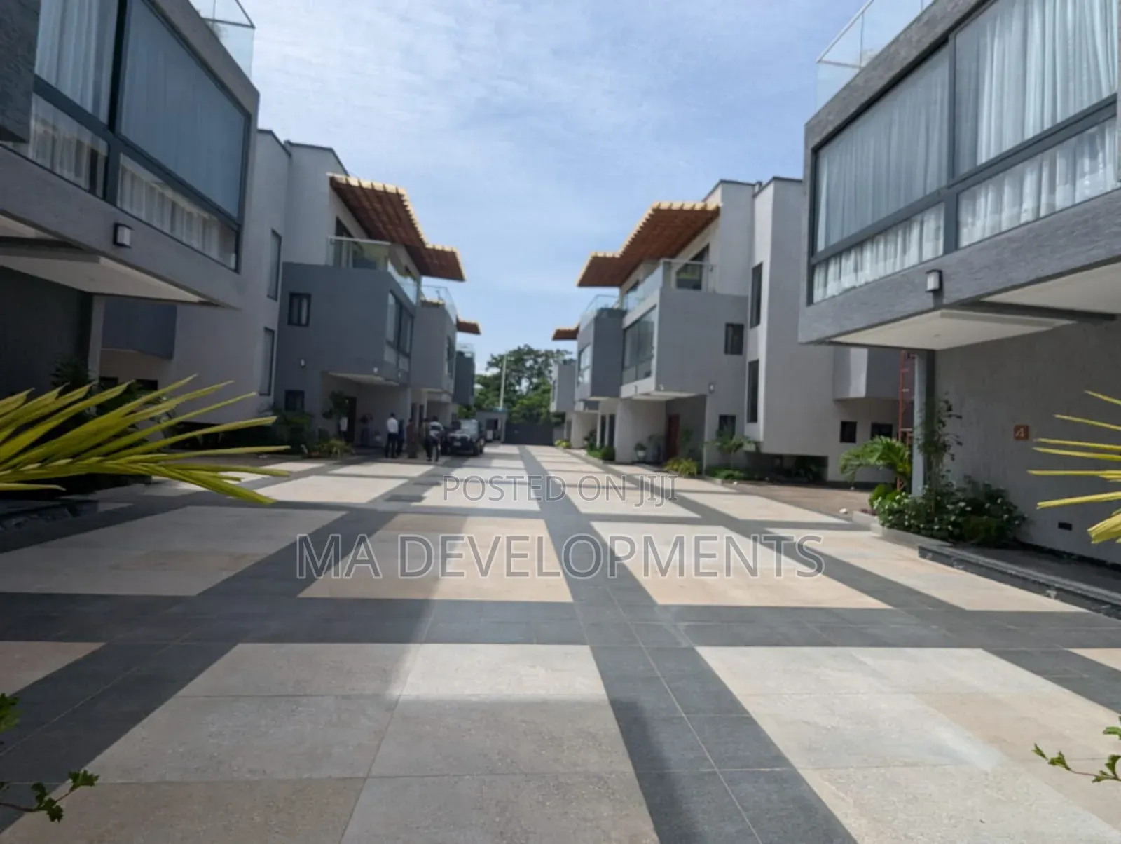 Furnished 6bdrm Townhouse / Terrace in Airport Residential for rent