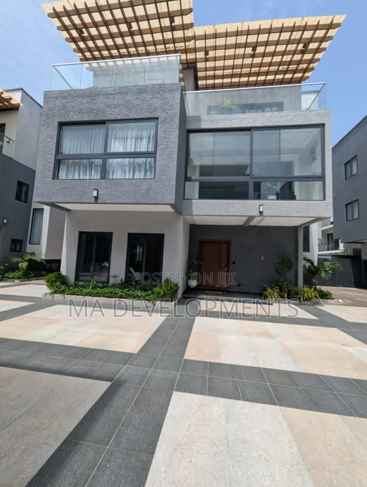 Furnished 6bdrm Townhouse / Terrace in Airport Residential for rent