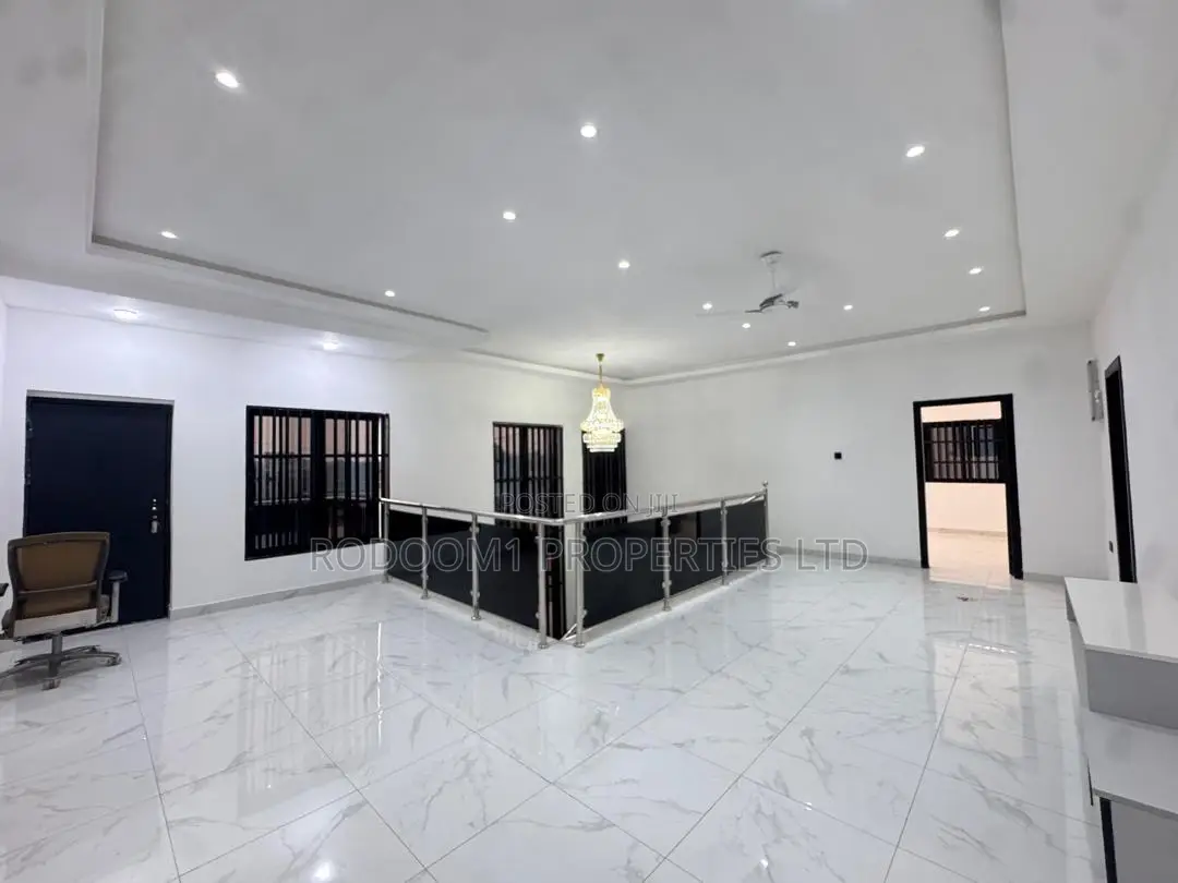 5bdrm House in Adenta Housing for sale