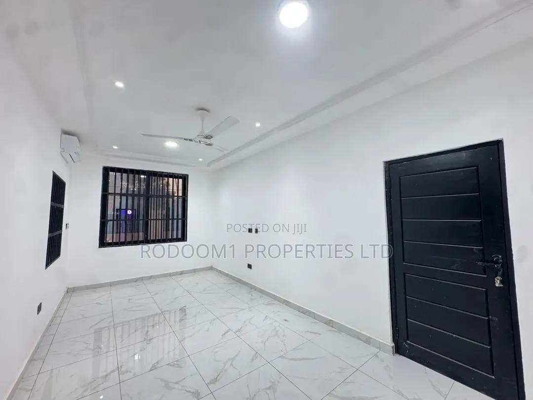 5bdrm House in Adenta Housing for sale