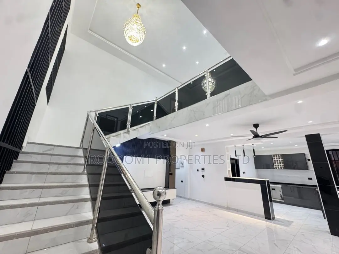 5bdrm House in Adenta Housing for sale
