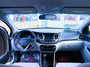 Hyundai Tucson SEL AWD 2018 Silver