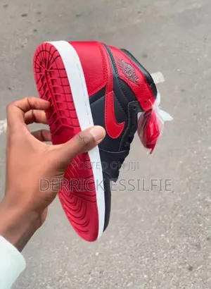 Air Jordan 1 Retro High Og "Patent Bred".