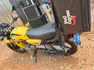Bajaj Boxer 150 UG 2025 Yellow