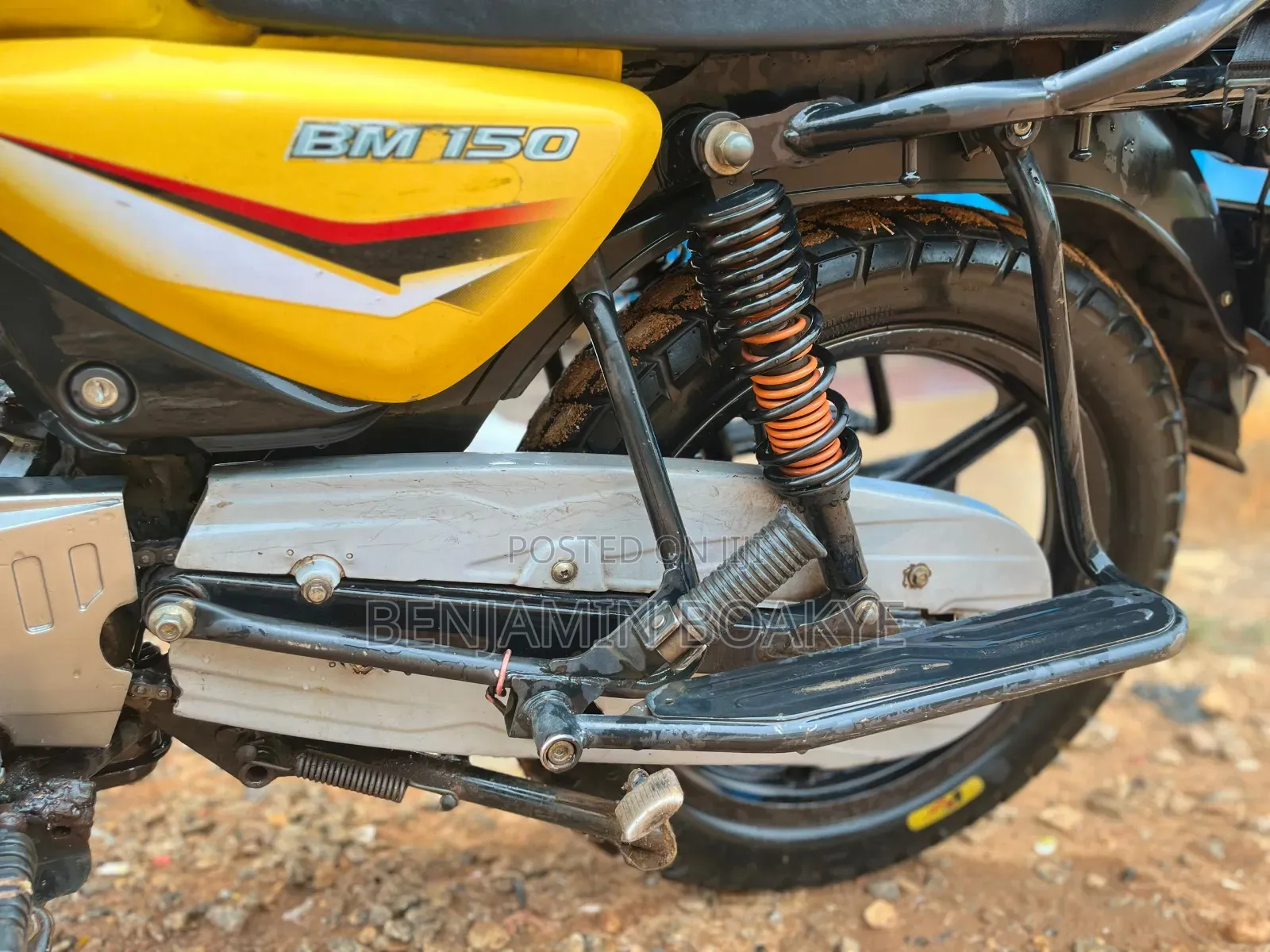 Bajaj Boxer 150 UG 2025 Yellow