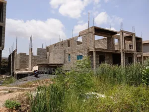 Splendid 6bedroom Uncompleted Mansion- Adenta