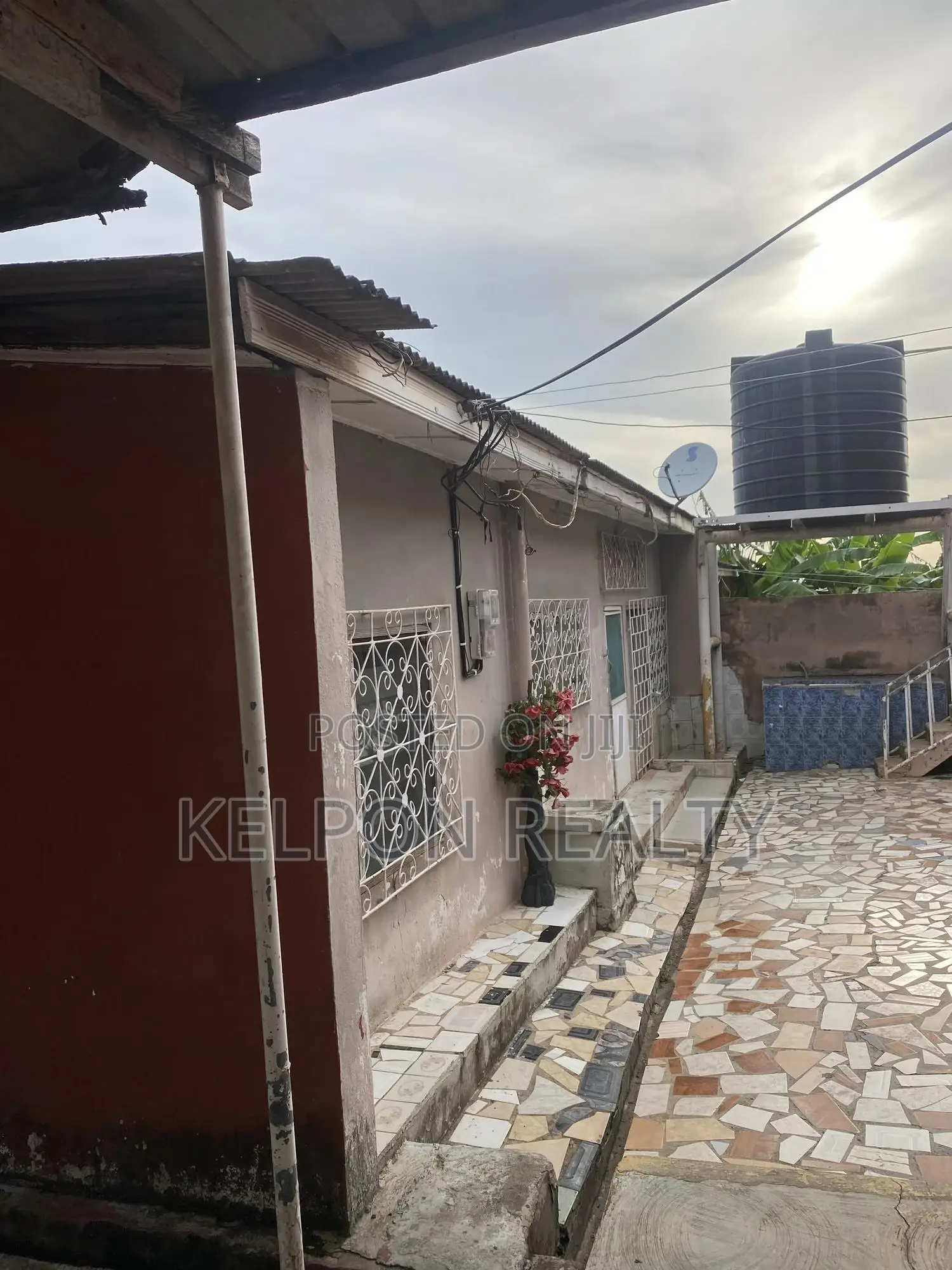 3bdrm House in Dansoman, Accra Metropolitan for sale