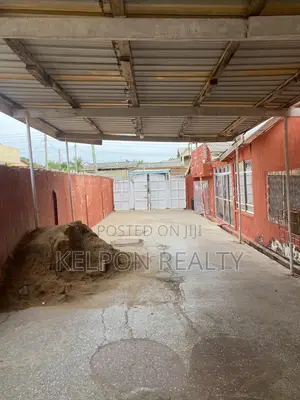 3bdrm House in Dansoman, Accra Metropolitan for sale