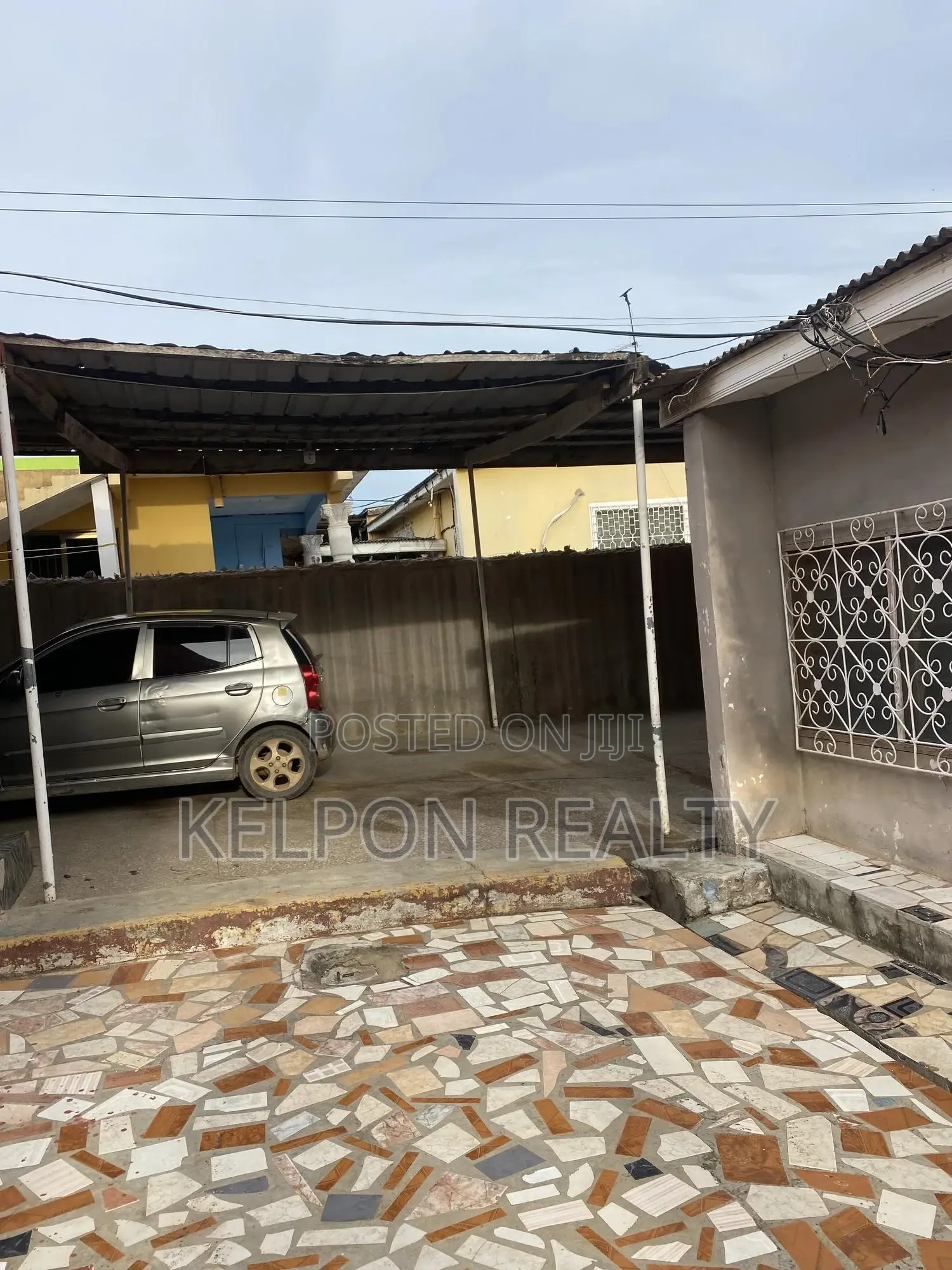 3bdrm House in Dansoman, Accra Metropolitan for sale