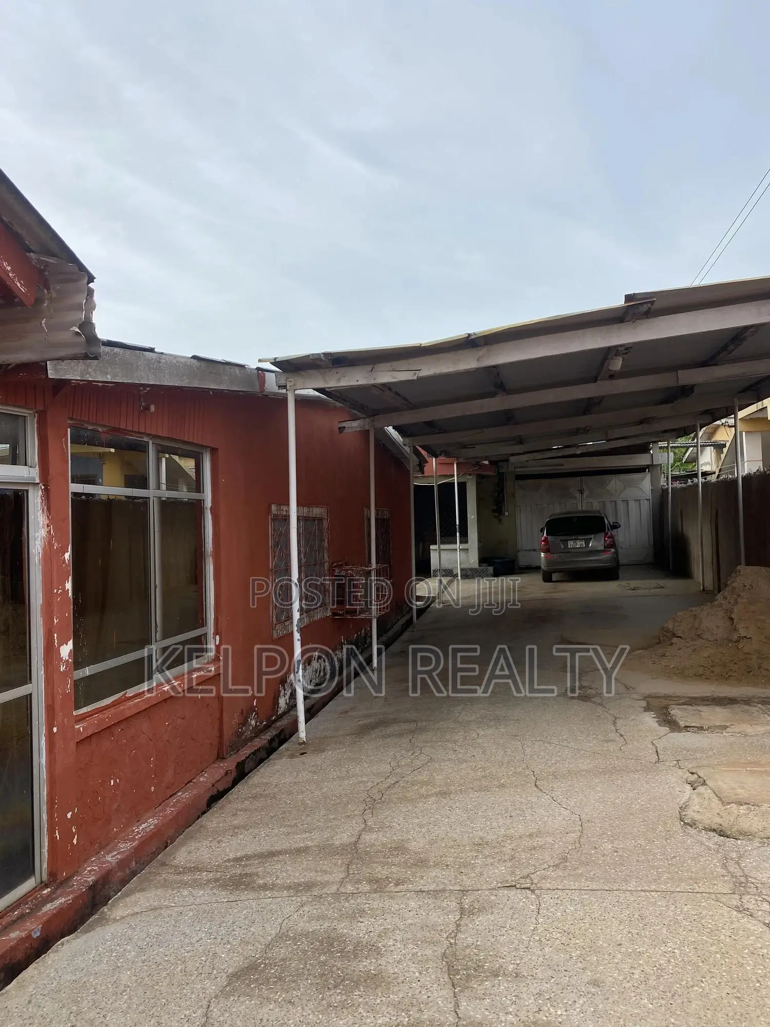 3bdrm House in Dansoman, Accra Metropolitan for sale