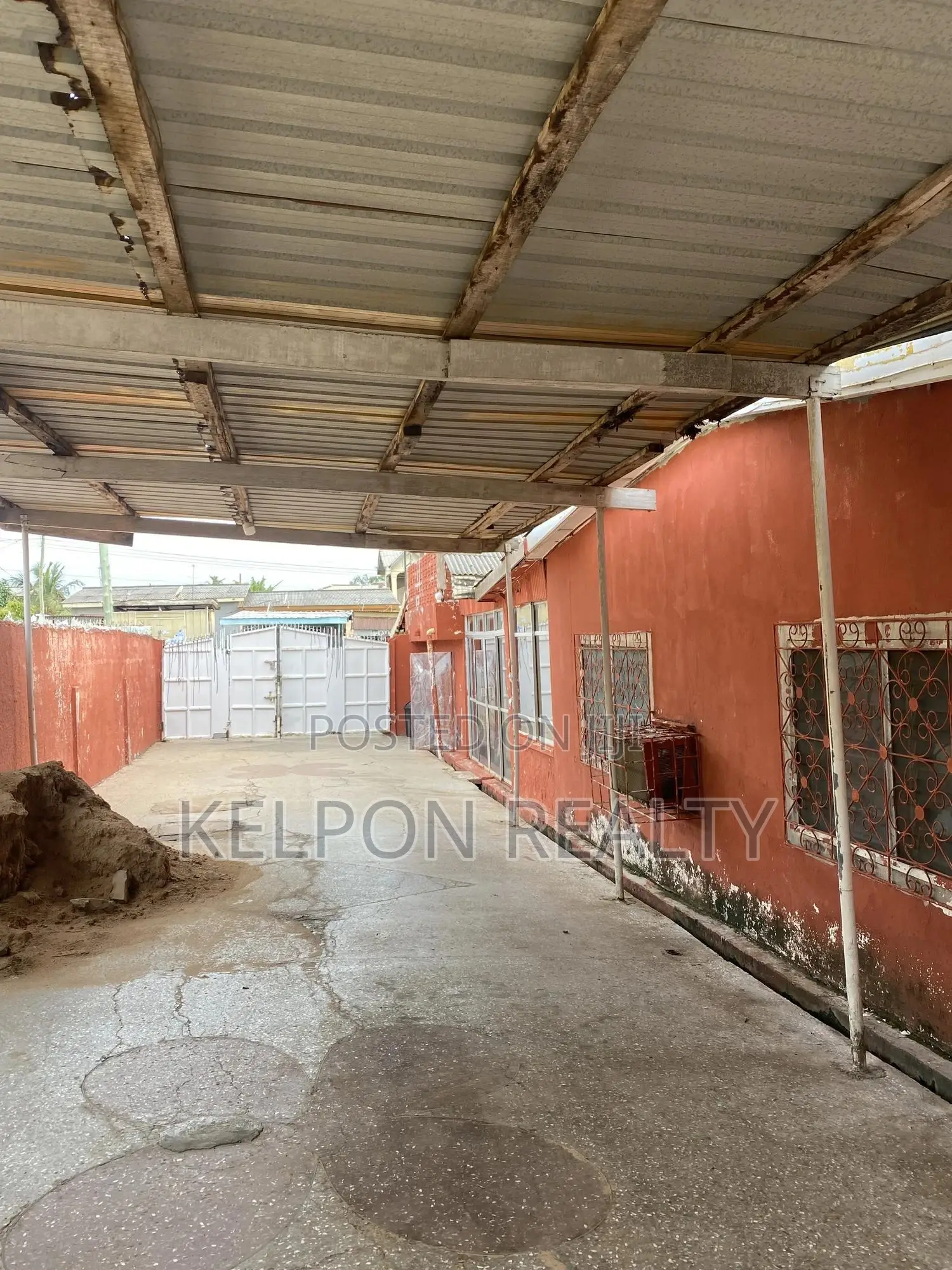 3bdrm House in Dansoman, Accra Metropolitan for sale