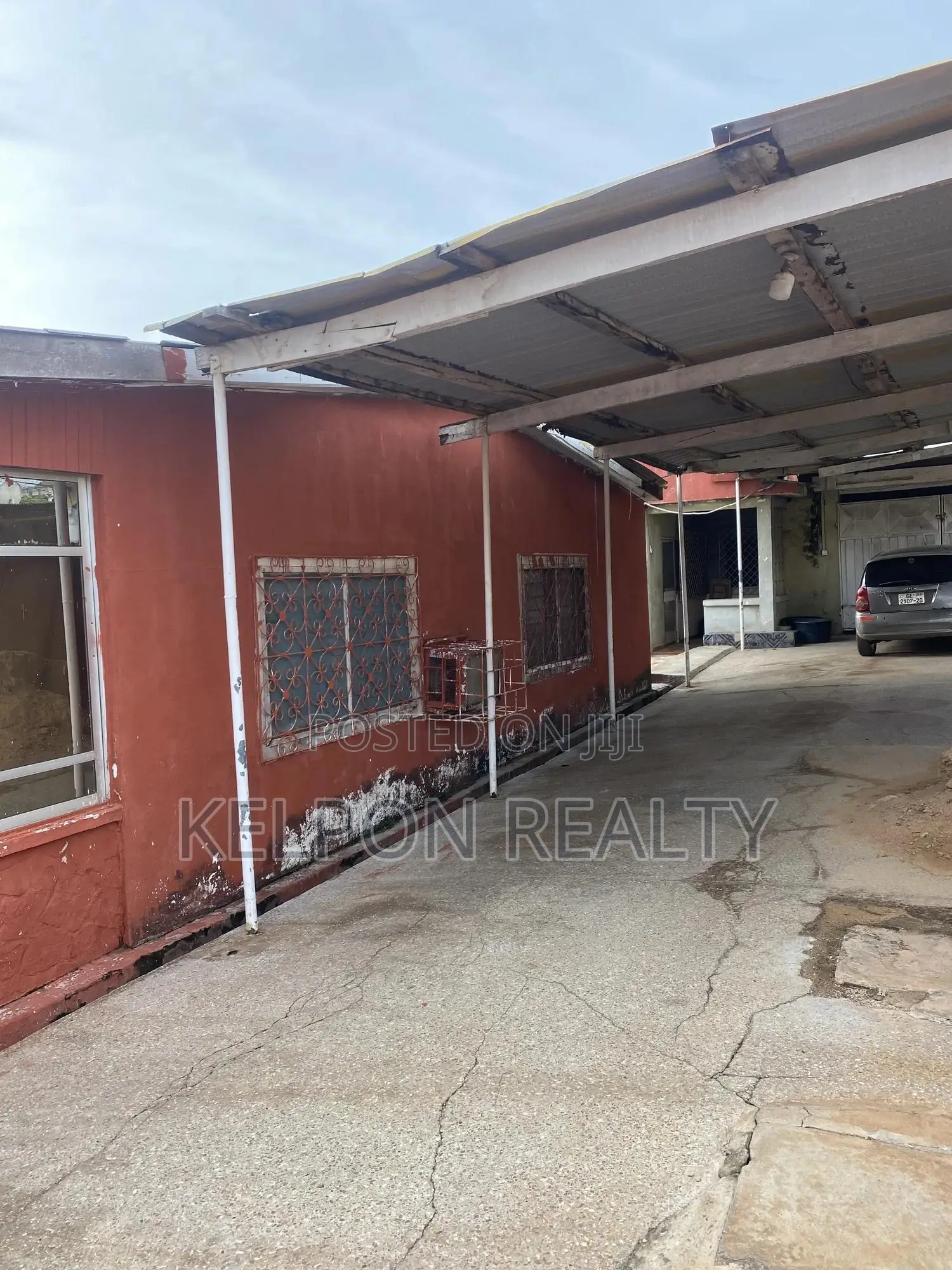 3bdrm House in Dansoman, Accra Metropolitan for sale