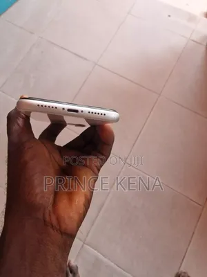 Apple iPhone 11 64 GB White