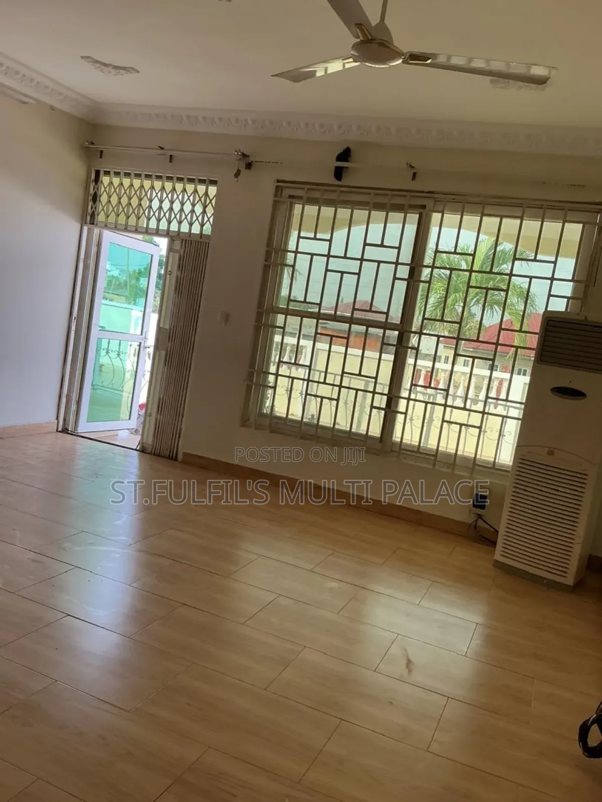 6bdrm House in Botwe Near Little for rent