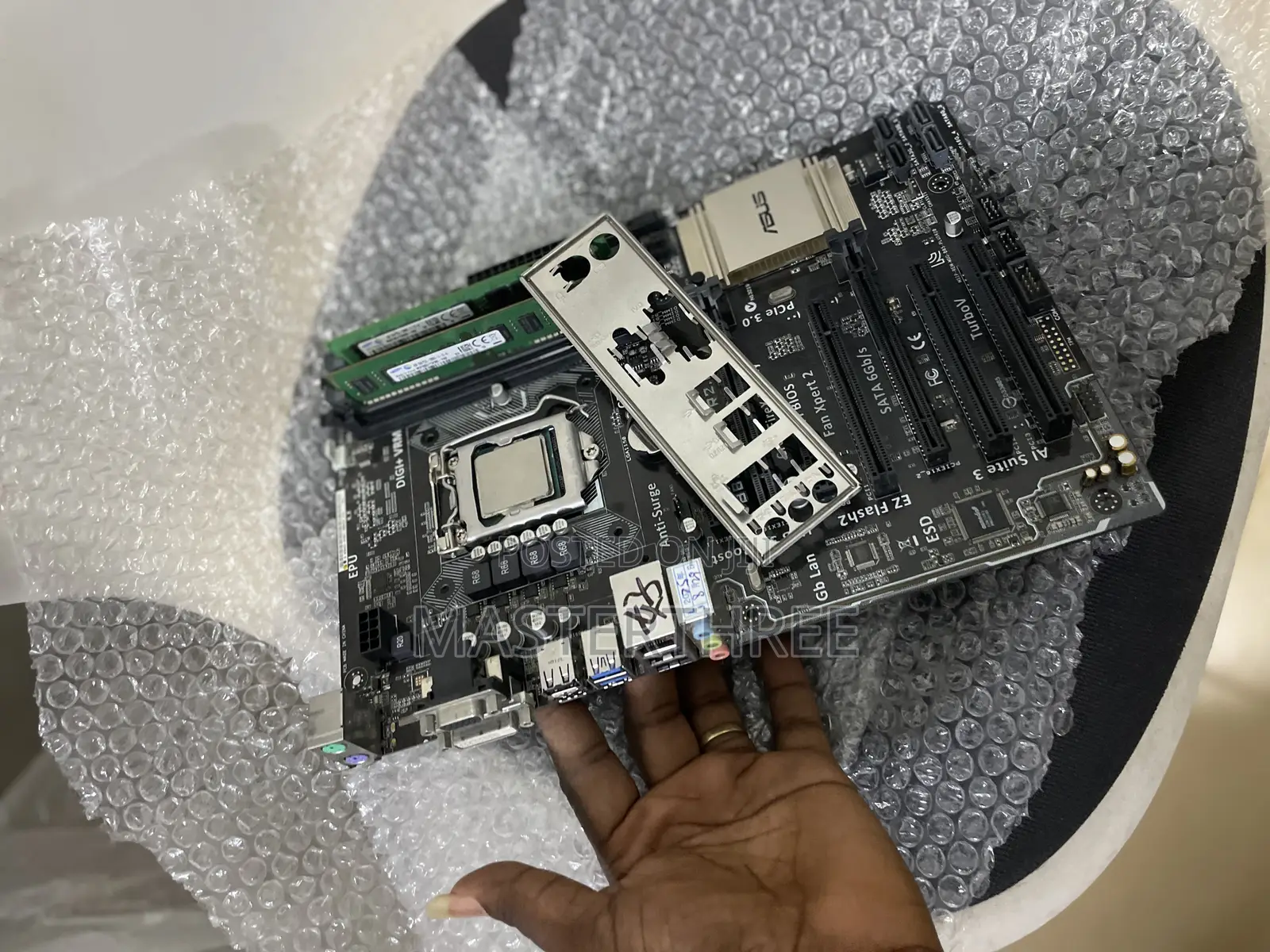 Core I7 4770 + Asus Motherboard