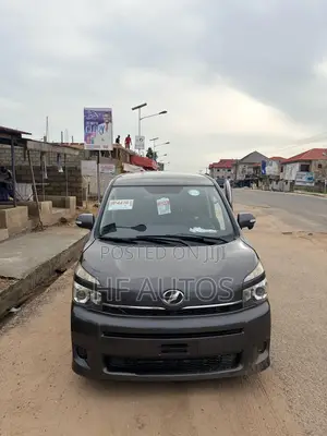 Toyota Voxy 2013 Gray
