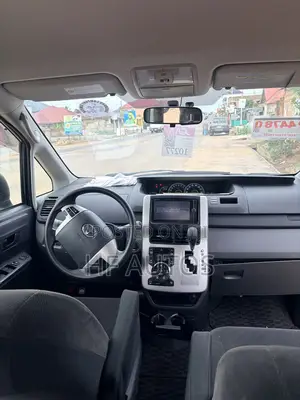 Toyota Voxy 2013 Gray