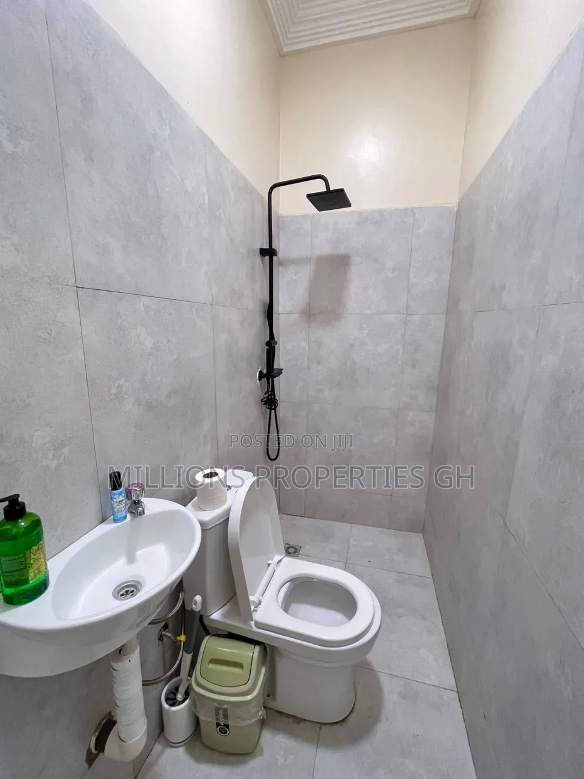 Furnished 4bdrm House in Millions Properties, Kumasi Metropolitan