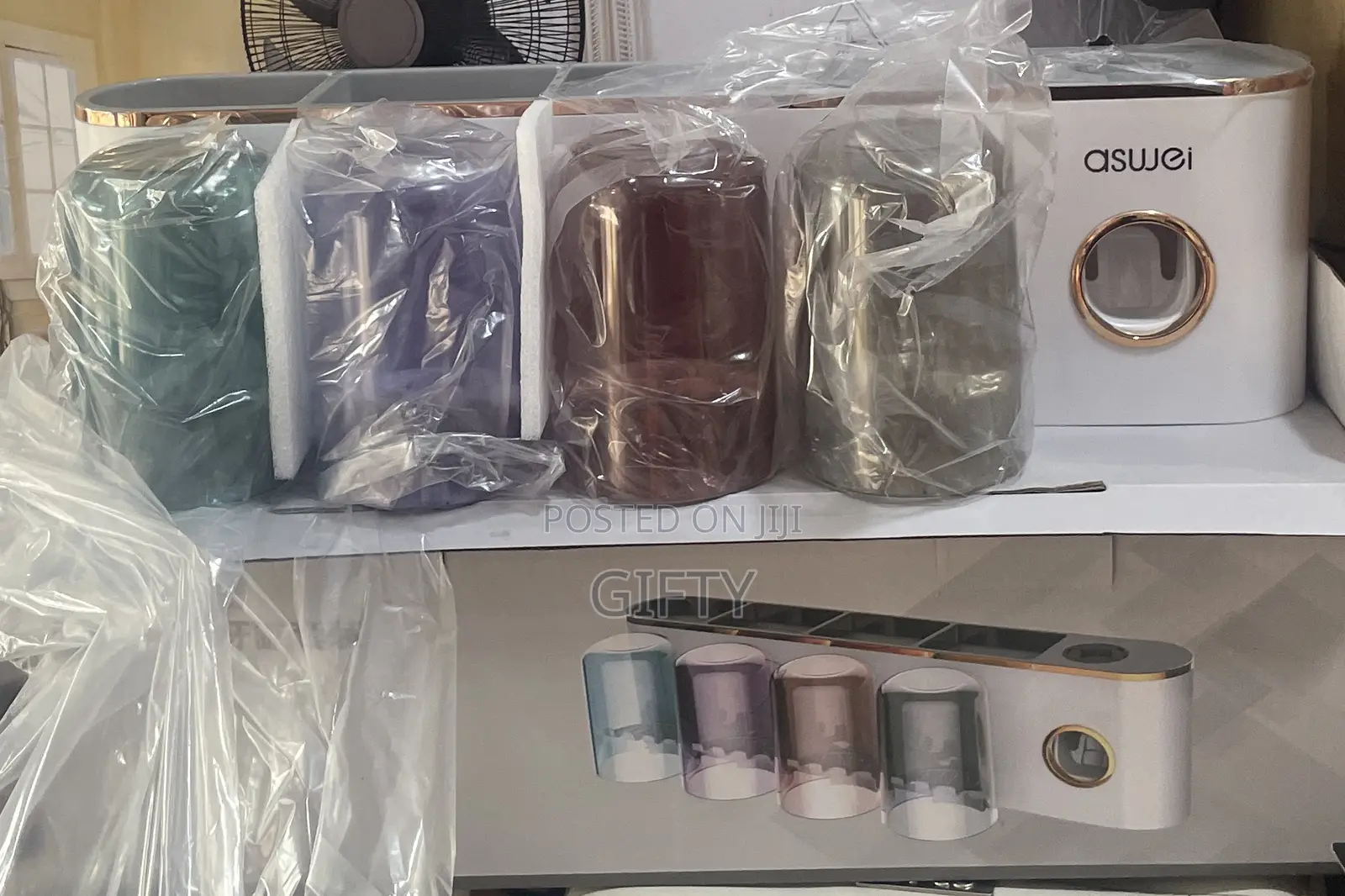 Brush With 4 Cup Holder
