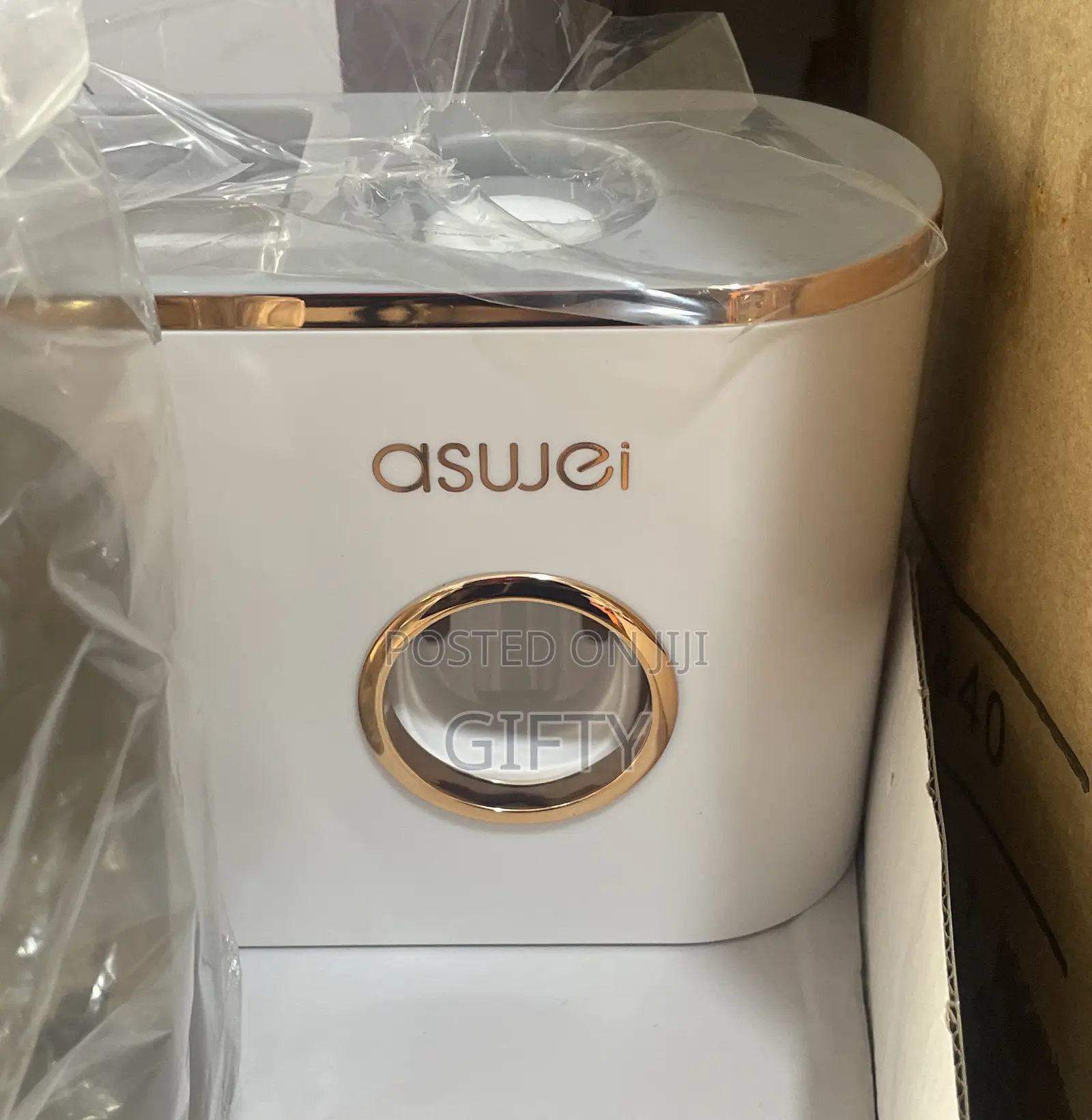 Brush With 4 Cup Holder