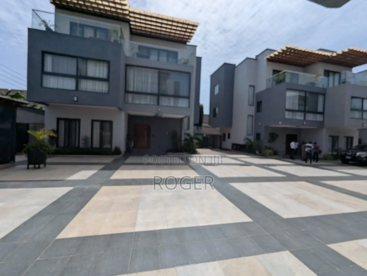 5bdrm Townhouse / Terrace in Airport West for rent