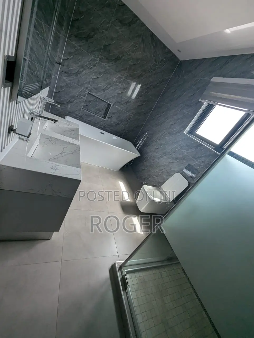 5bdrm Townhouse / Terrace in Airport West for rent