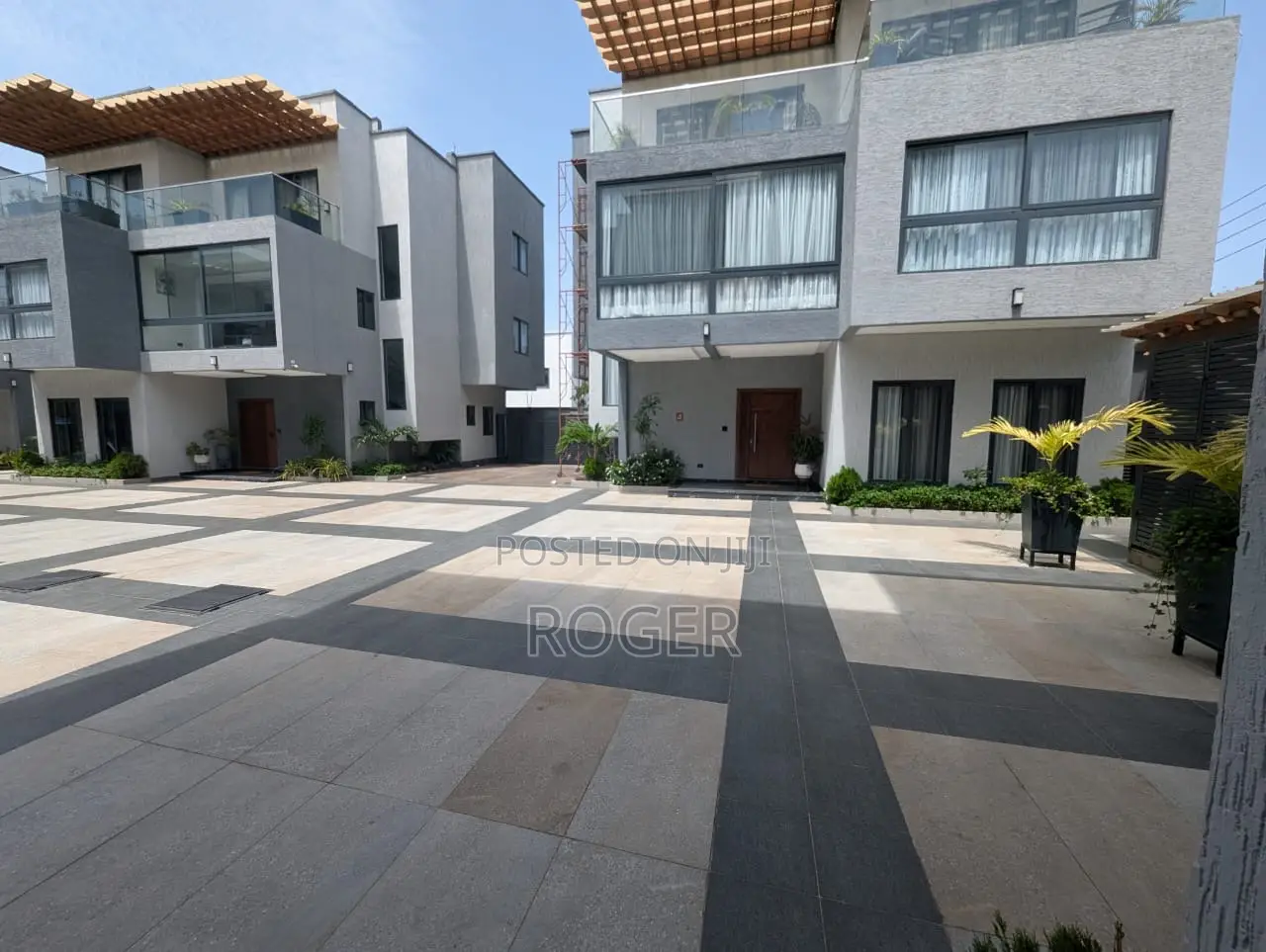 5bdrm Townhouse / Terrace in Airport West for rent