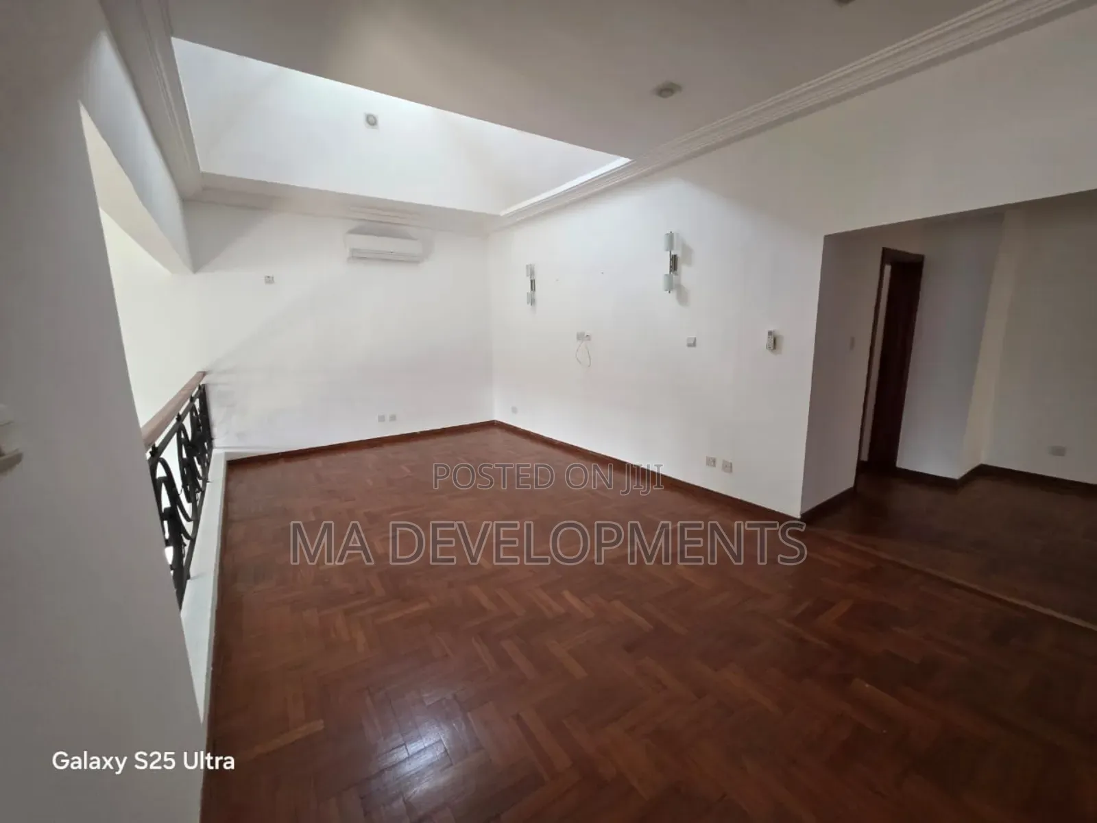 7bdrm House in East Legon Main, Boundary Road Area for rent
