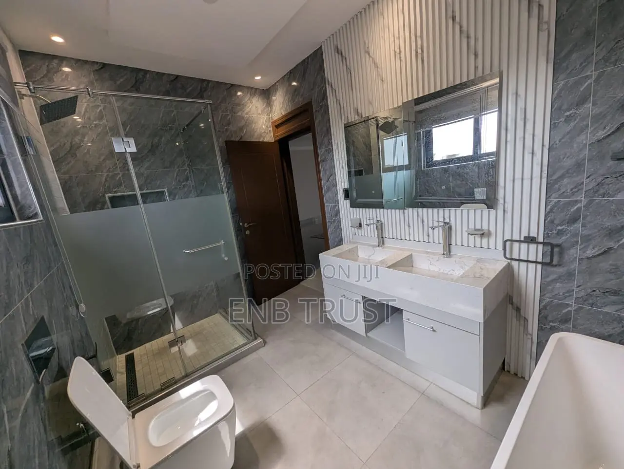 Furnished 5bdrm Townhouse / Terrace in Airport West for rent