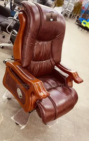 Luxurious Leather Executive Office Chair