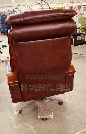 Luxurious Leather Executive Office Chair