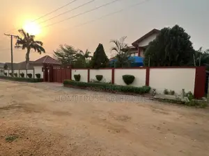 5bdrm House in Weija Scc for sale