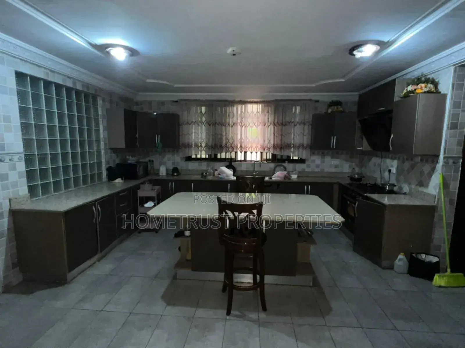 5bdrm House in Weija Scc for sale