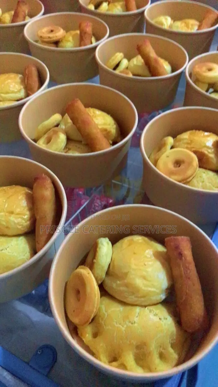 Small Chops,Spring Rolls Samosa ,Pastry Packs ,Bread Rolls Etc