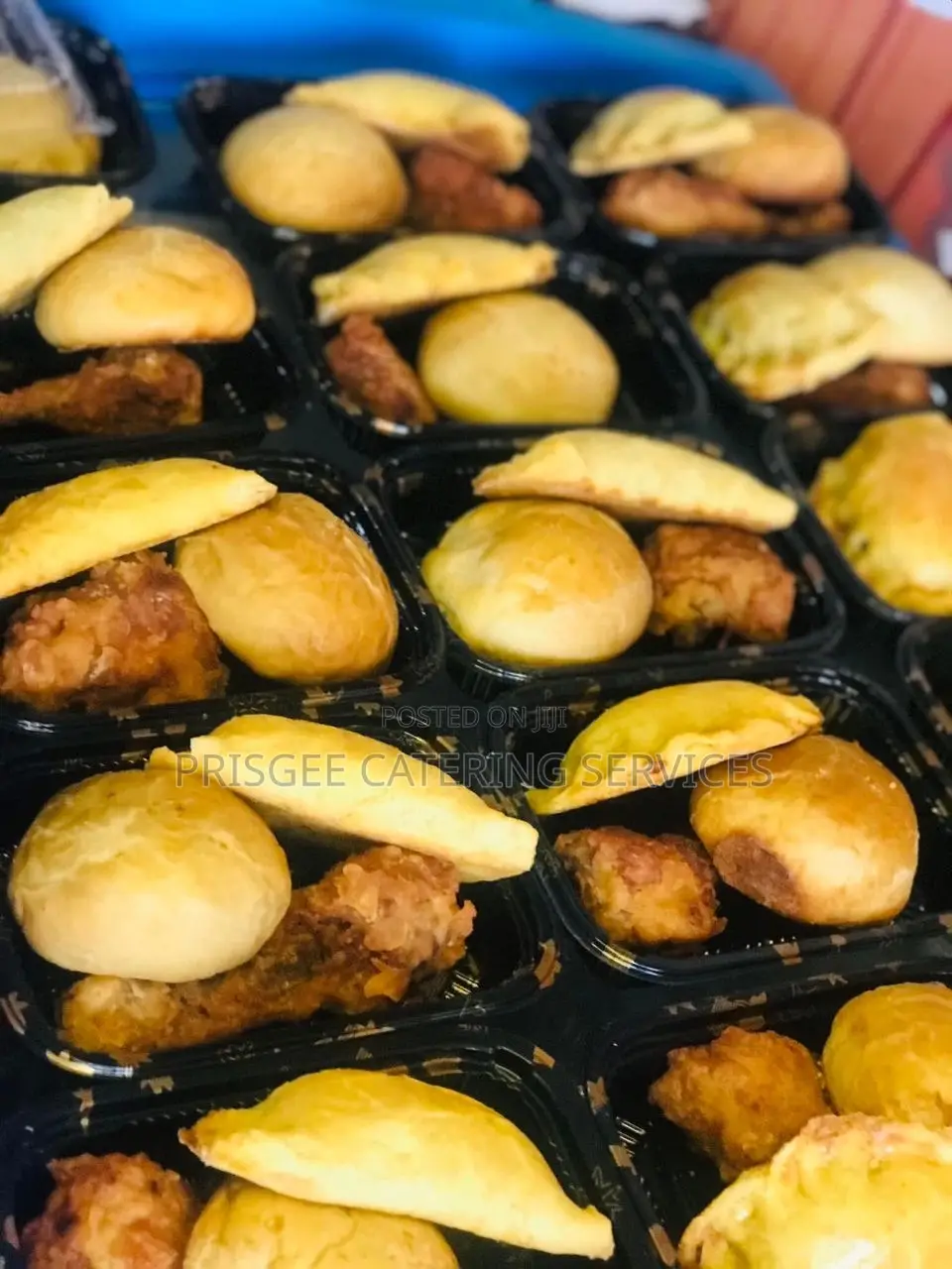 Small Chops,Spring Rolls Samosa ,Pastry Packs ,Bread Rolls Etc