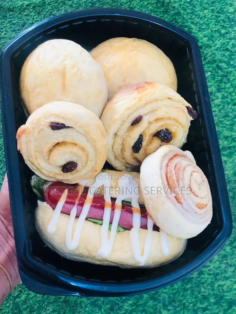 Small Chops,Spring Rolls Samosa ,Pastry Packs ,Bread Rolls Etc