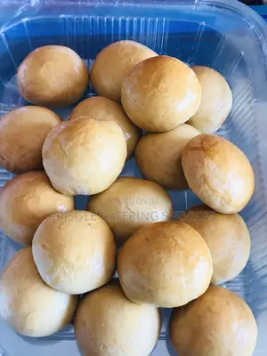 Small Chops,Spring Rolls Samosa ,Pastry Packs ,Bread Rolls Etc