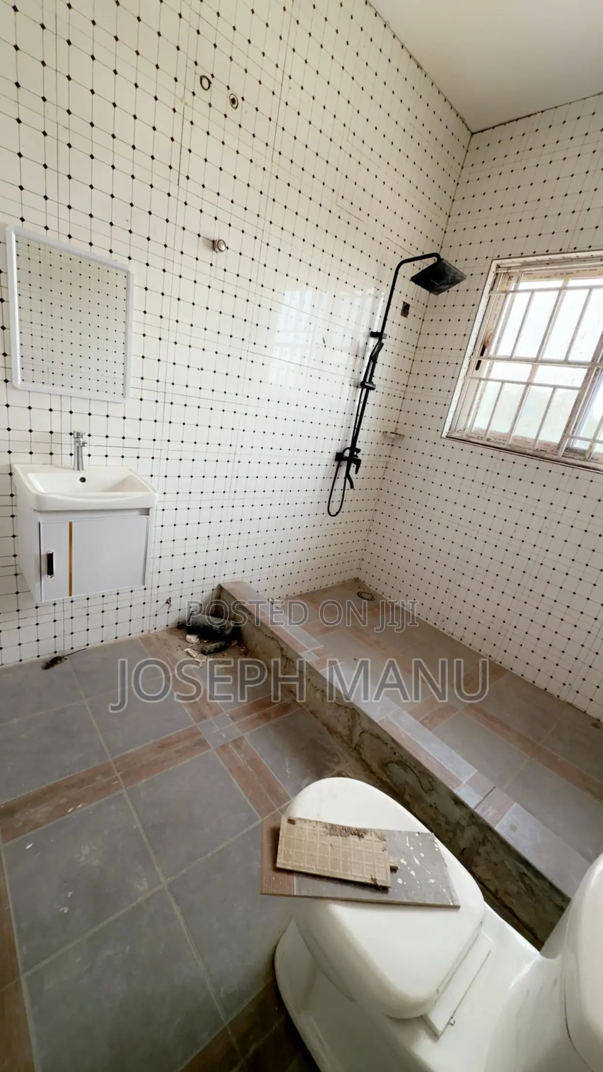 5bdrm House in Apagya Nursing, Afigya-Kwabre for sale