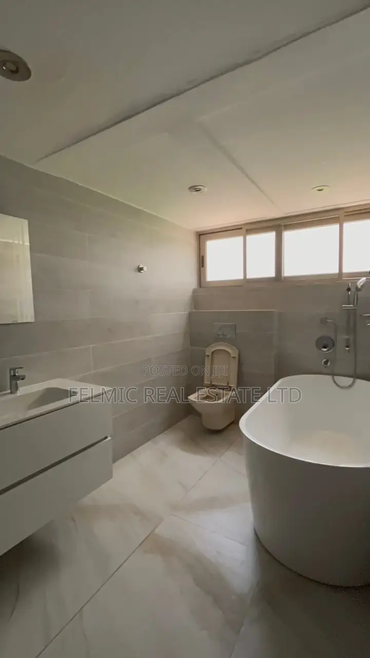 Furnished 5bdrm Townhouse / Terrace for rent