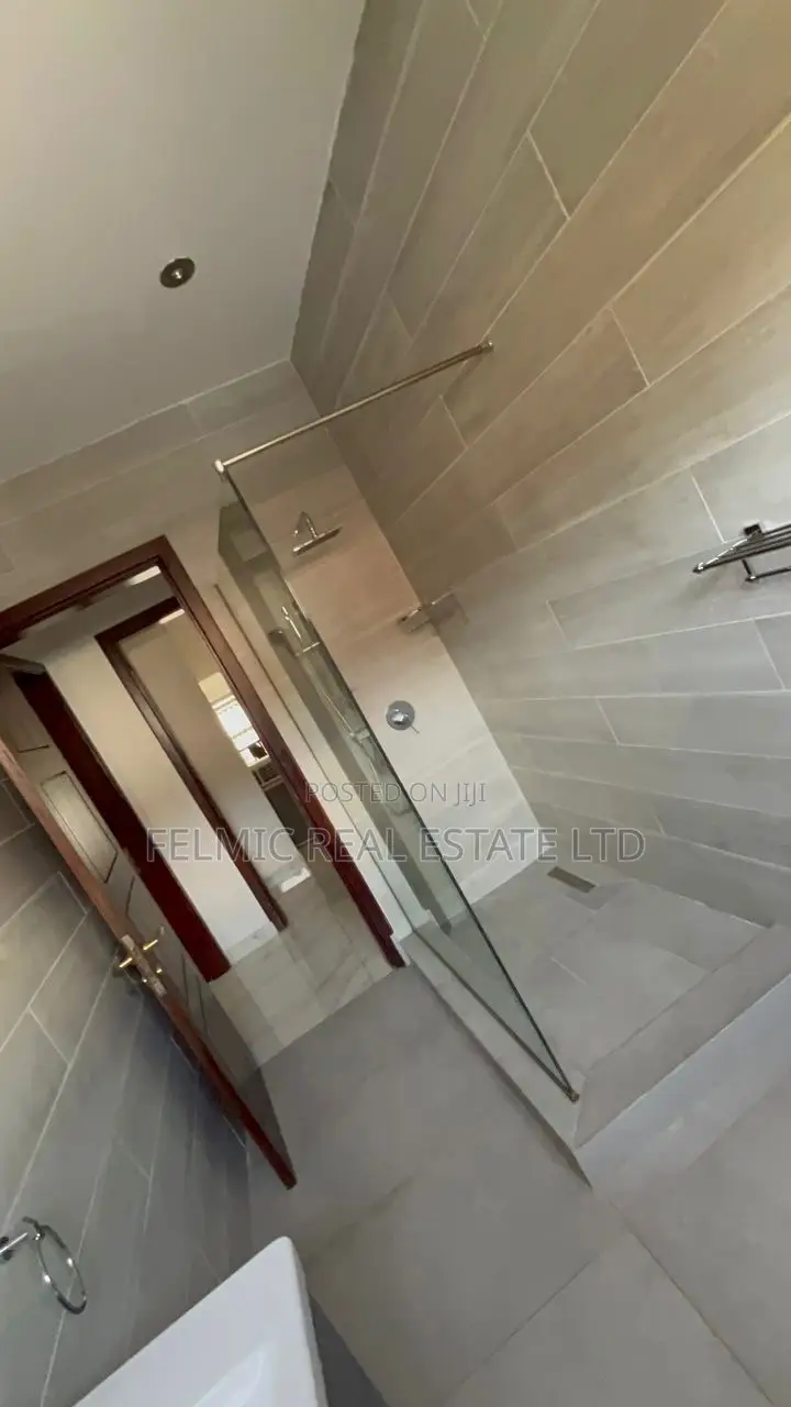 Furnished 5bdrm Townhouse / Terrace for rent