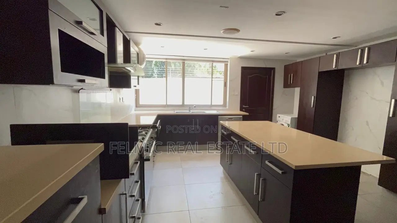 Furnished 5bdrm Townhouse / Terrace for rent